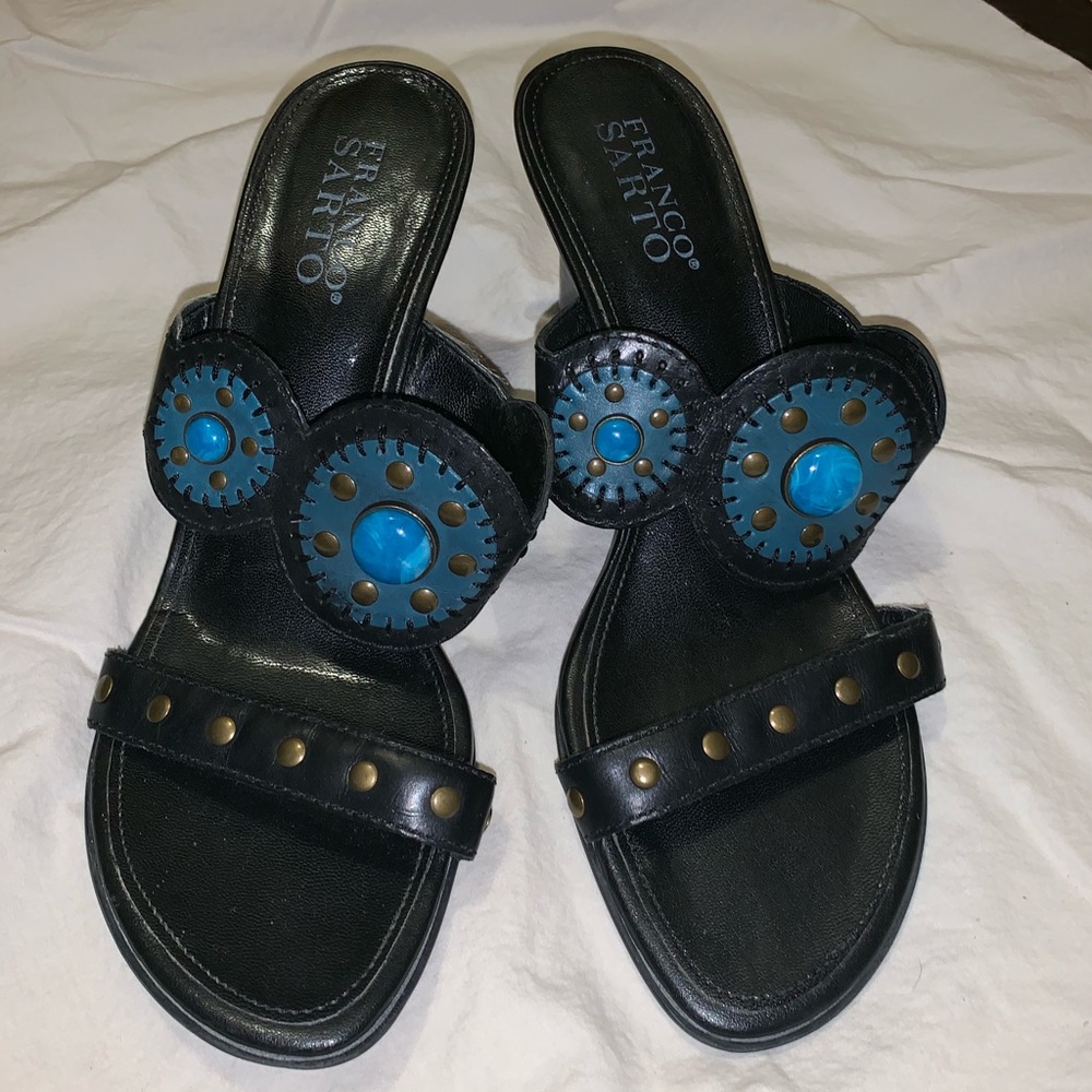 Franco Sarto wedge w/ turquoise detailing size 8